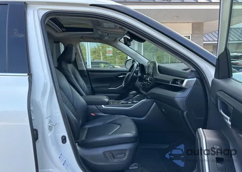 2020 Toyota Highlander Xle z USA, uszkodzony, nr VIN 5TDHZRBH1LS505594